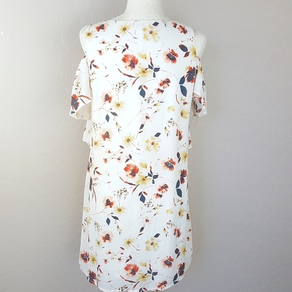 Lily Star Cream Off the Shoulder‎ Floral Dress - Picture 4 of 6